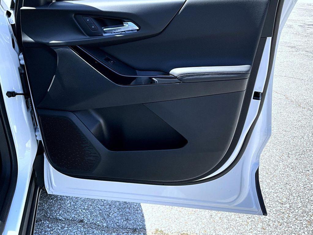 new 2026 Chevrolet Equinox car, priced at $35,203