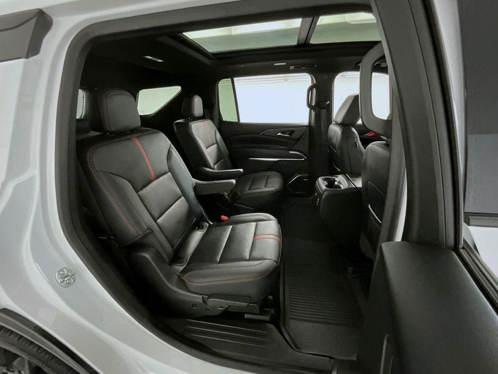 used 2024 Chevrolet Traverse car, priced at $47,999