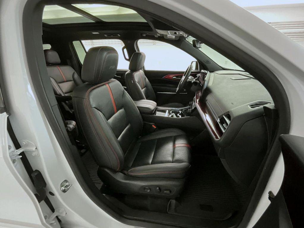 used 2024 Chevrolet Traverse car, priced at $47,999