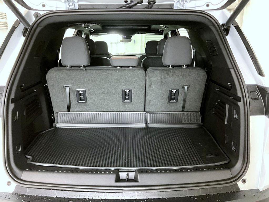 new 2026 Chevrolet Traverse car, priced at $49,473