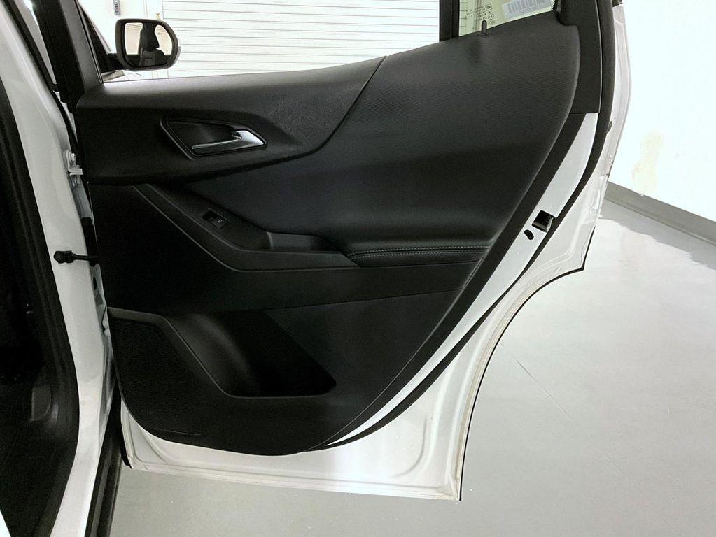 used 2025 Chevrolet Equinox car, priced at $29,033