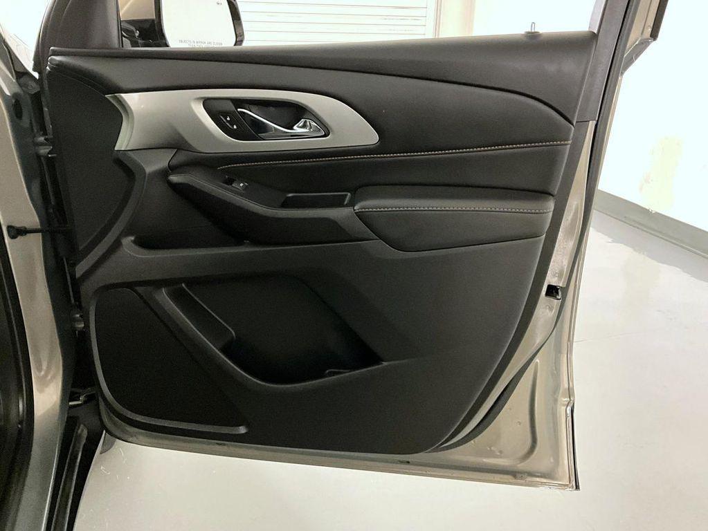 used 2019 Chevrolet Traverse car, priced at $16,499