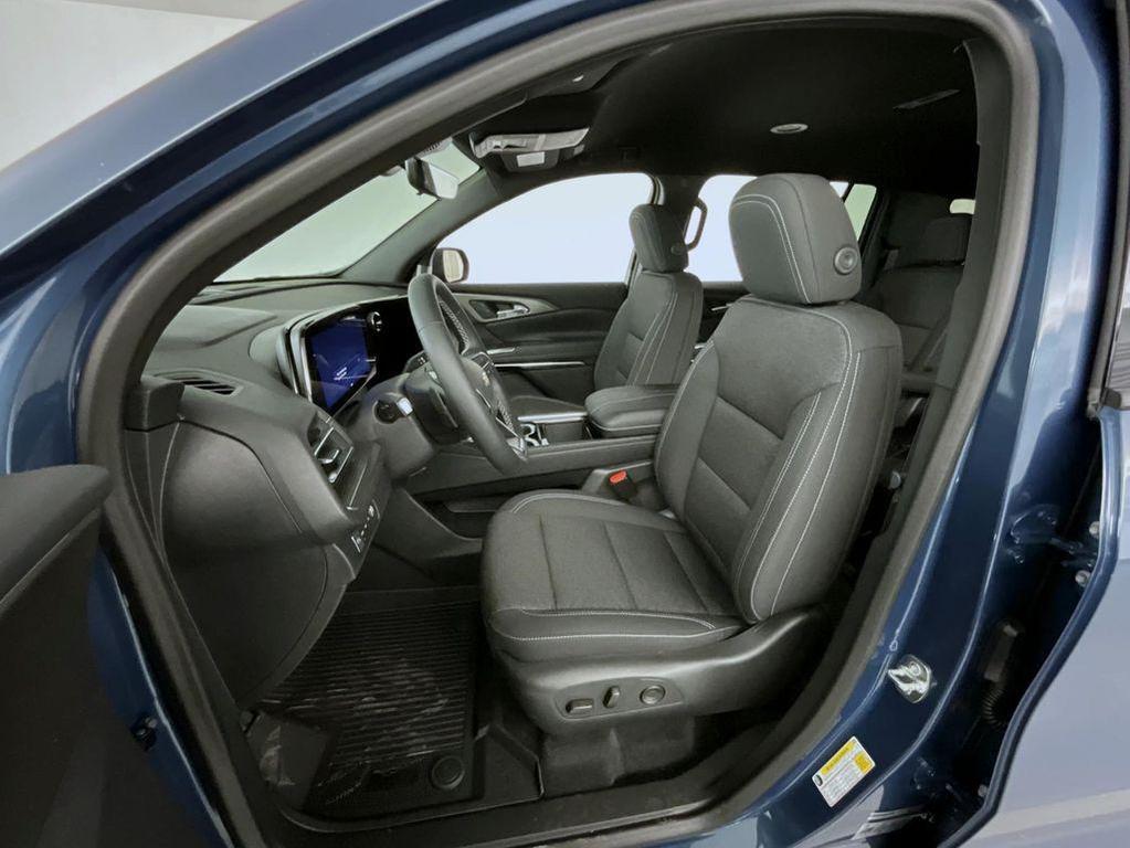 new 2026 Chevrolet Traverse car, priced at $44,451