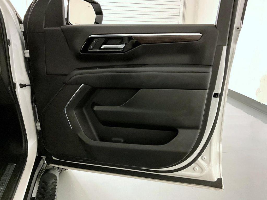 used 2025 Chevrolet Suburban car, priced at $67,148