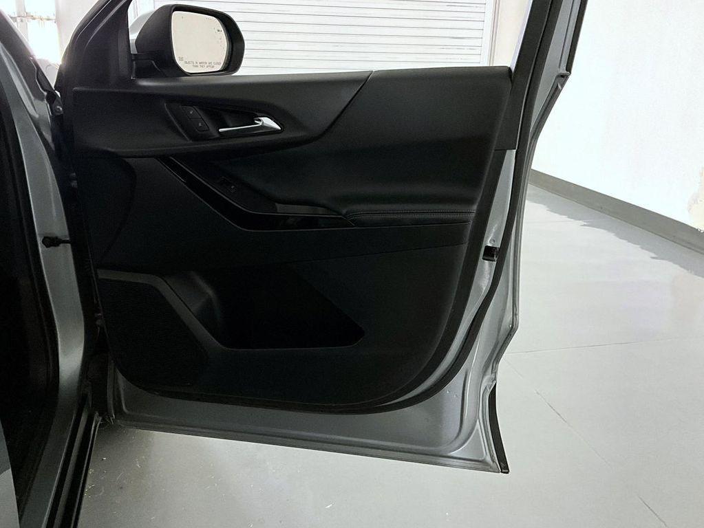 used 2025 Chevrolet Equinox car, priced at $27,999