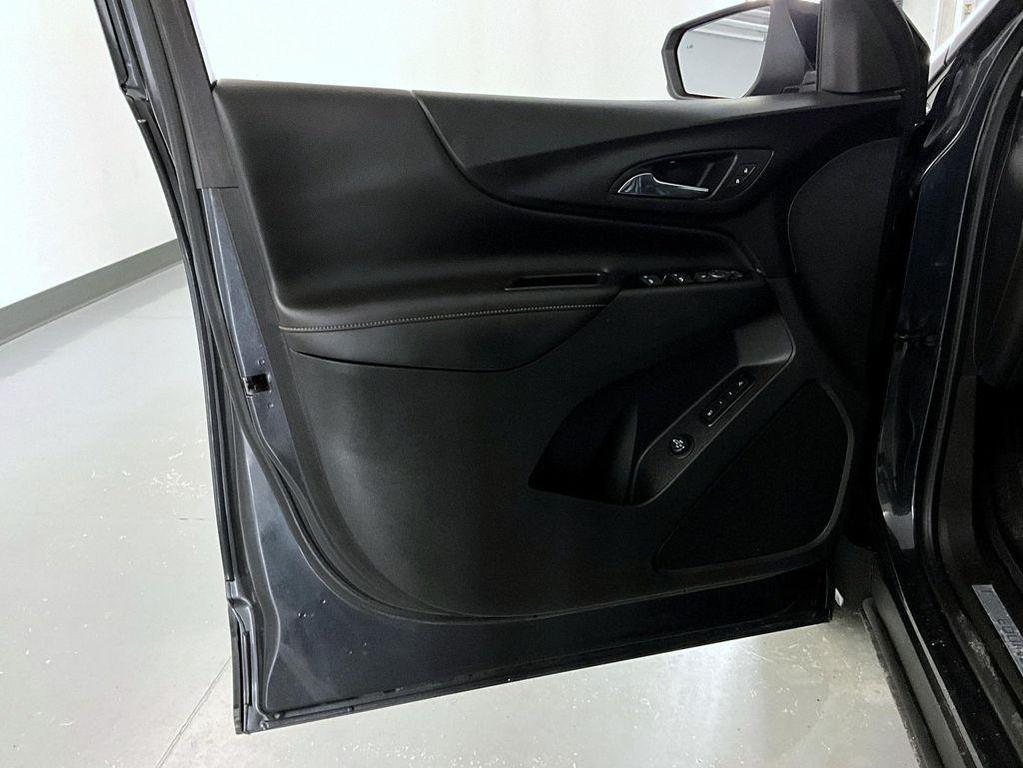 used 2022 Chevrolet Equinox car, priced at $25,999