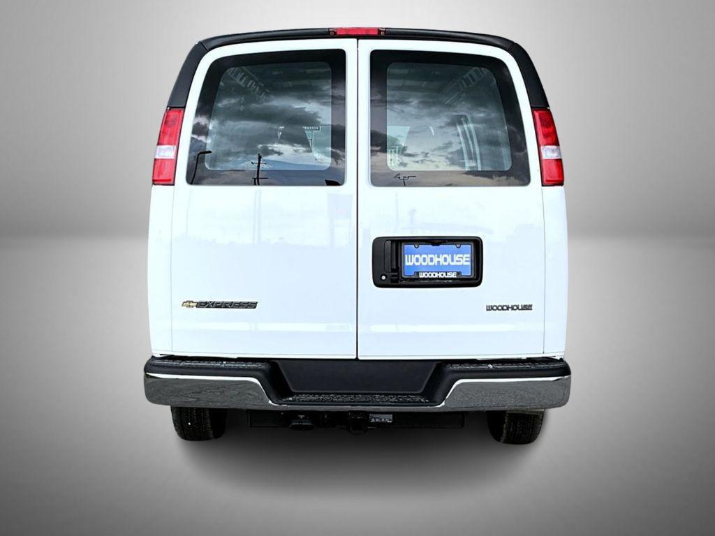 new 2026 Chevrolet Express 2500 car