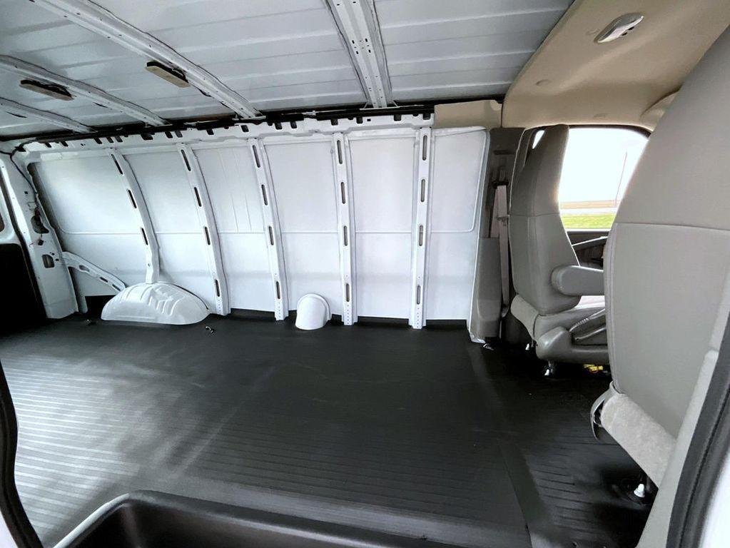 new 2026 Chevrolet Express 2500 car