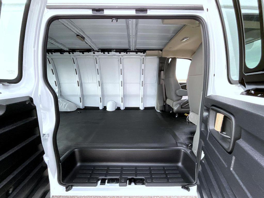 new 2026 Chevrolet Express 2500 car