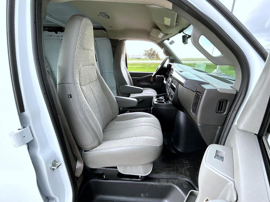 new 2026 Chevrolet Express 2500 car