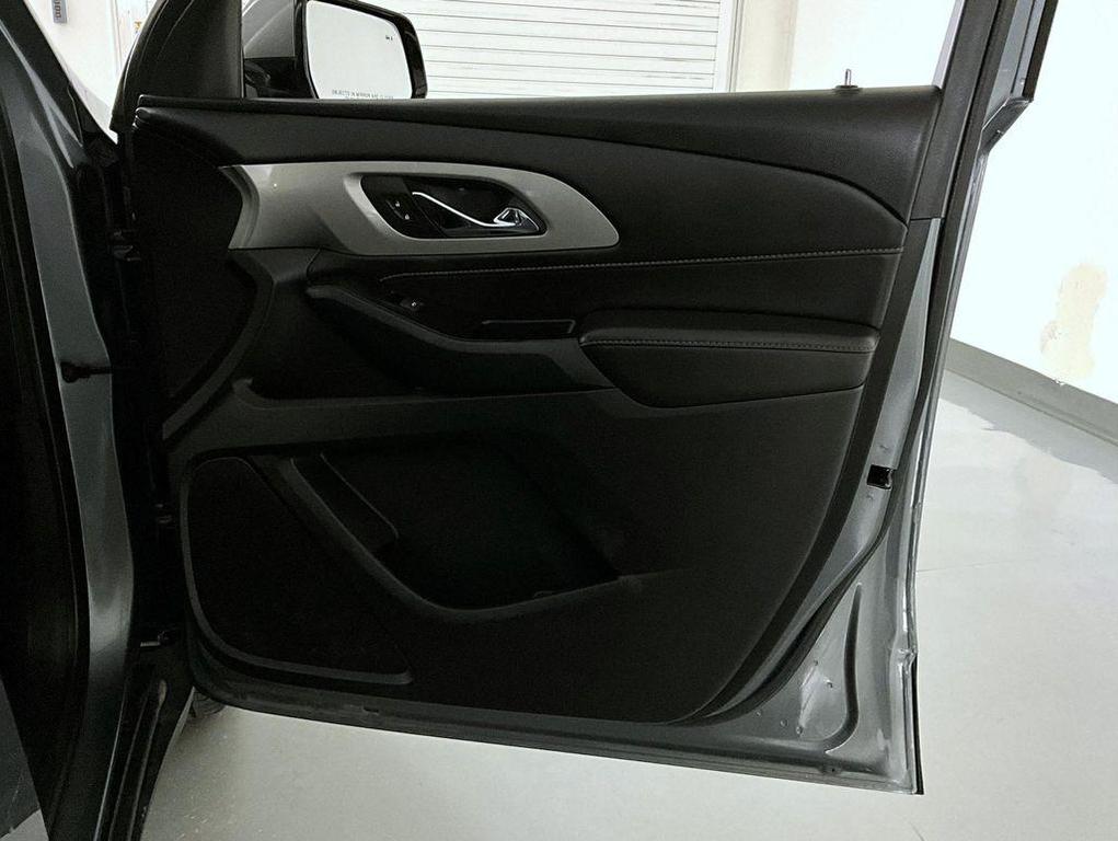 used 2020 Chevrolet Traverse car, priced at $22,199