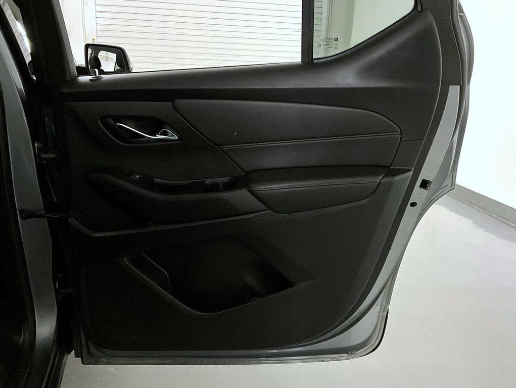 used 2020 Chevrolet Traverse car, priced at $22,199