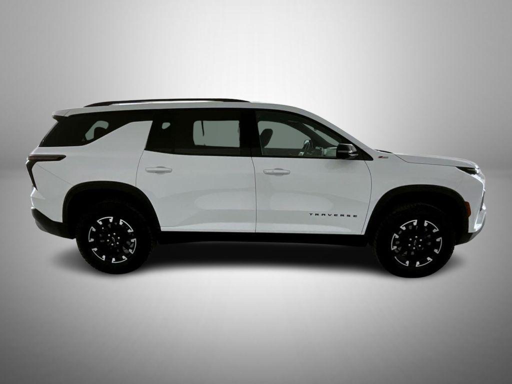used 2024 Chevrolet Traverse car, priced at $43,614