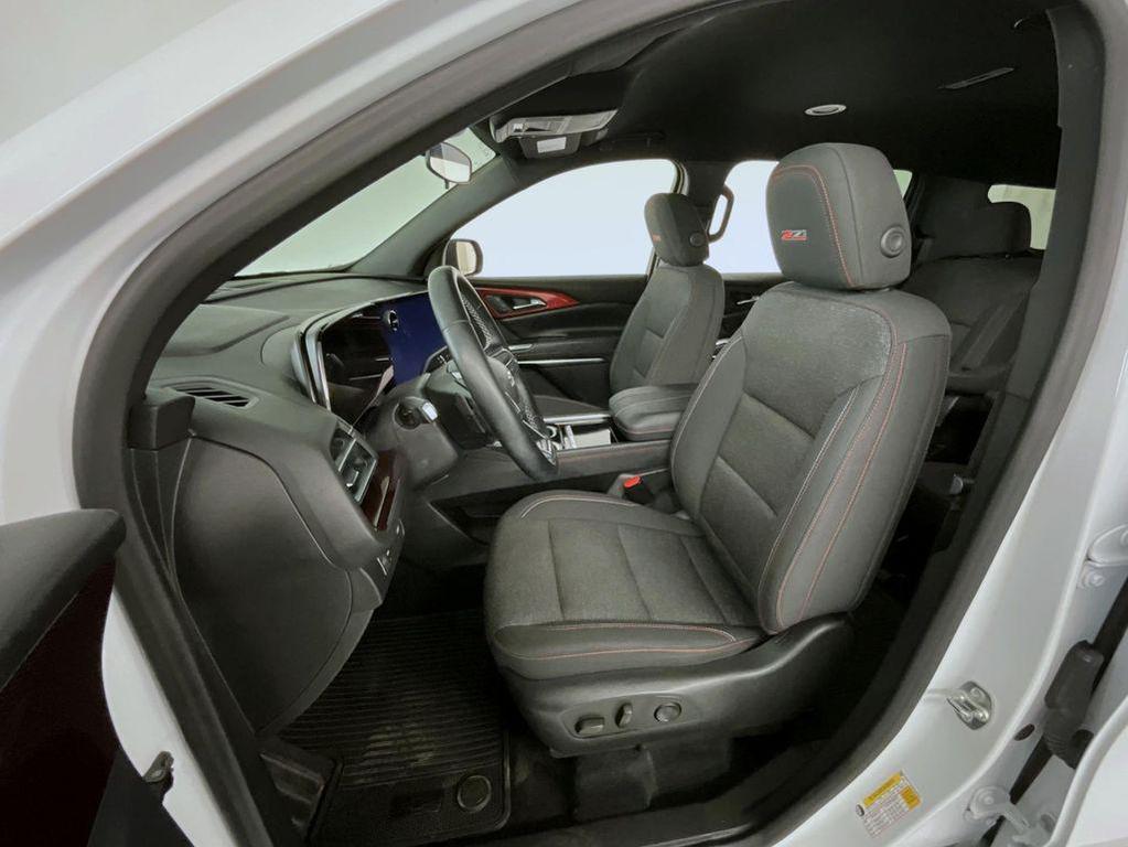 used 2024 Chevrolet Traverse car, priced at $43,614