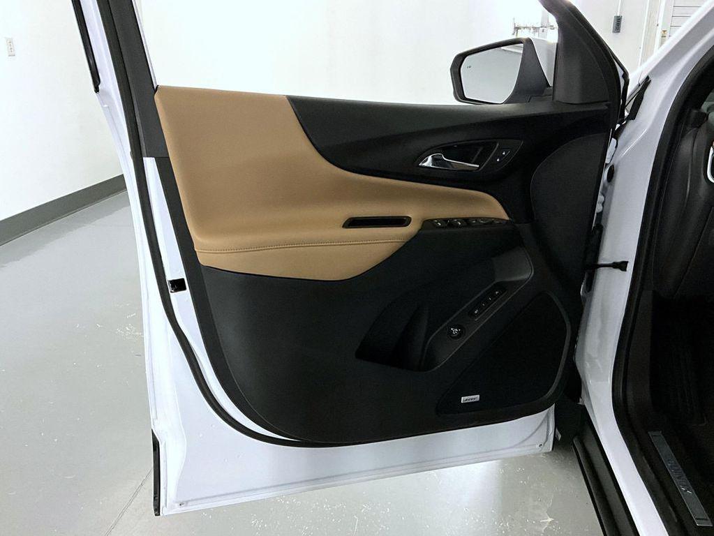 used 2023 Chevrolet Equinox car, priced at $25,999