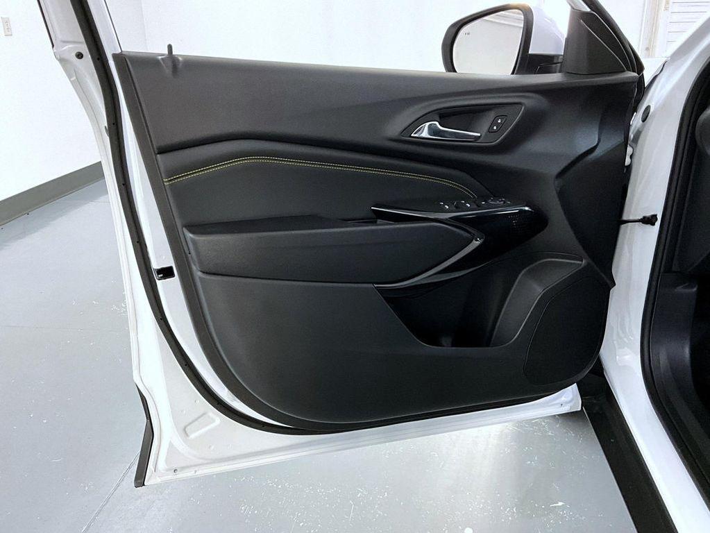 new 2026 Chevrolet Trax car, priced at $27,008