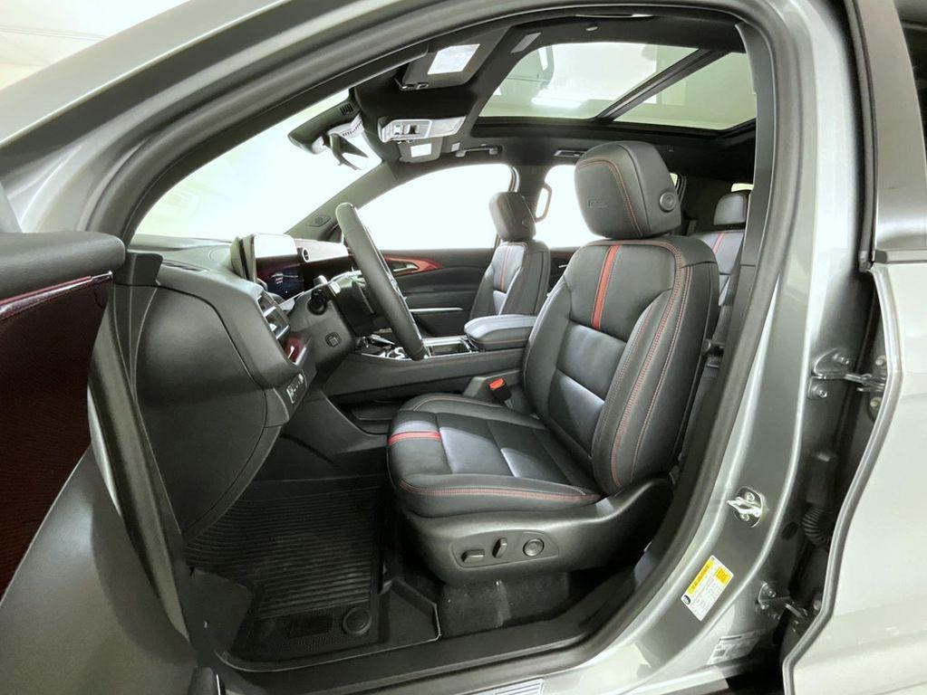 new 2026 Chevrolet Traverse car, priced at $62,152