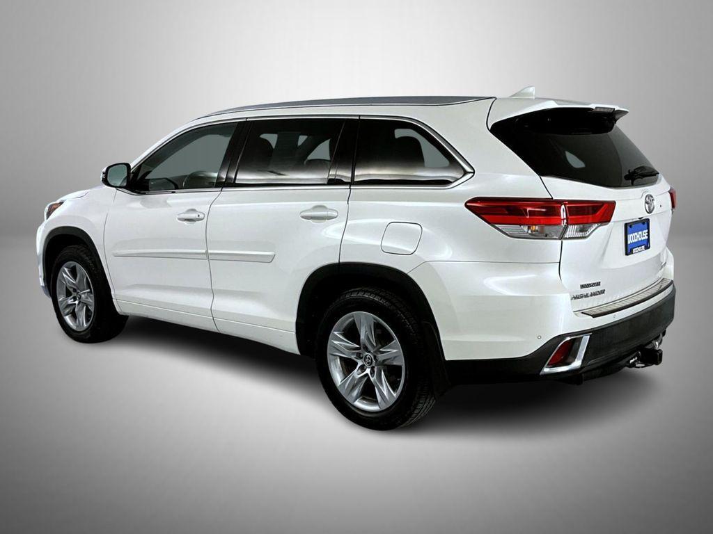 used 2019 Toyota Highlander car, priced at $28,890