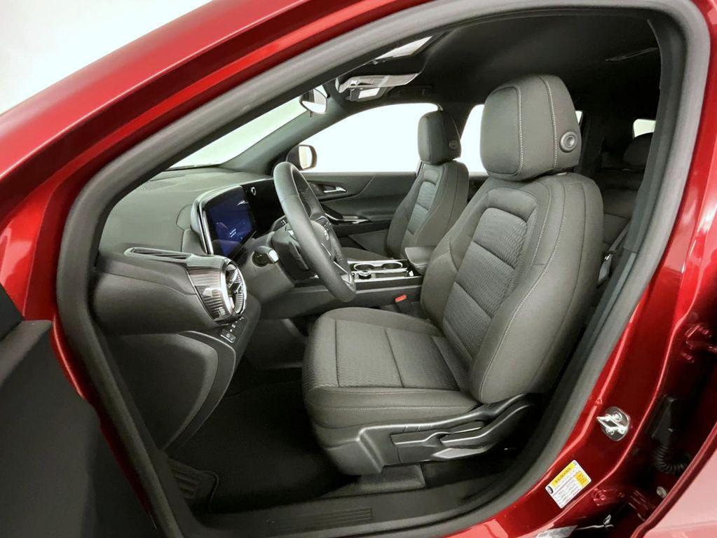 new 2026 Chevrolet Equinox car, priced at $33,148