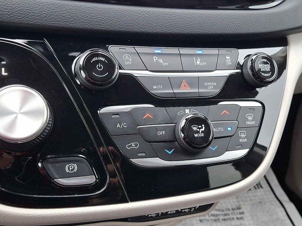 used 2023 Chrysler Pacifica car, priced at $27,488