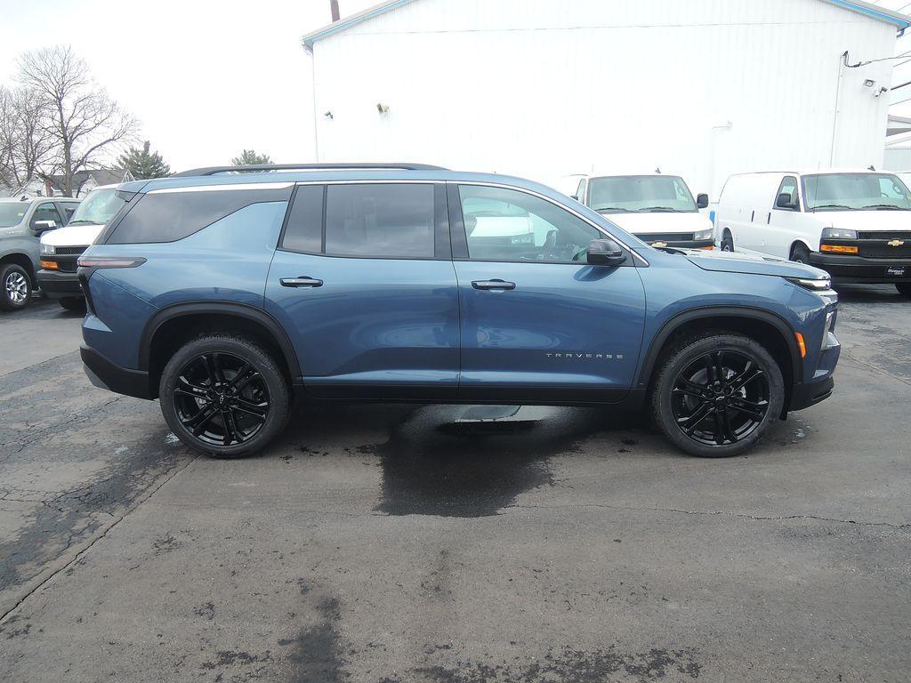 new 2026 Chevrolet Traverse car, priced at $43,811