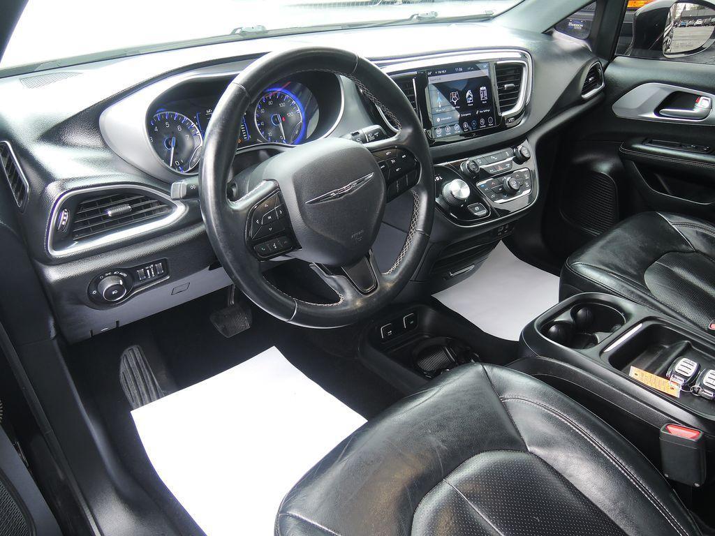 used 2018 Chrysler Pacifica car, priced at $11,000