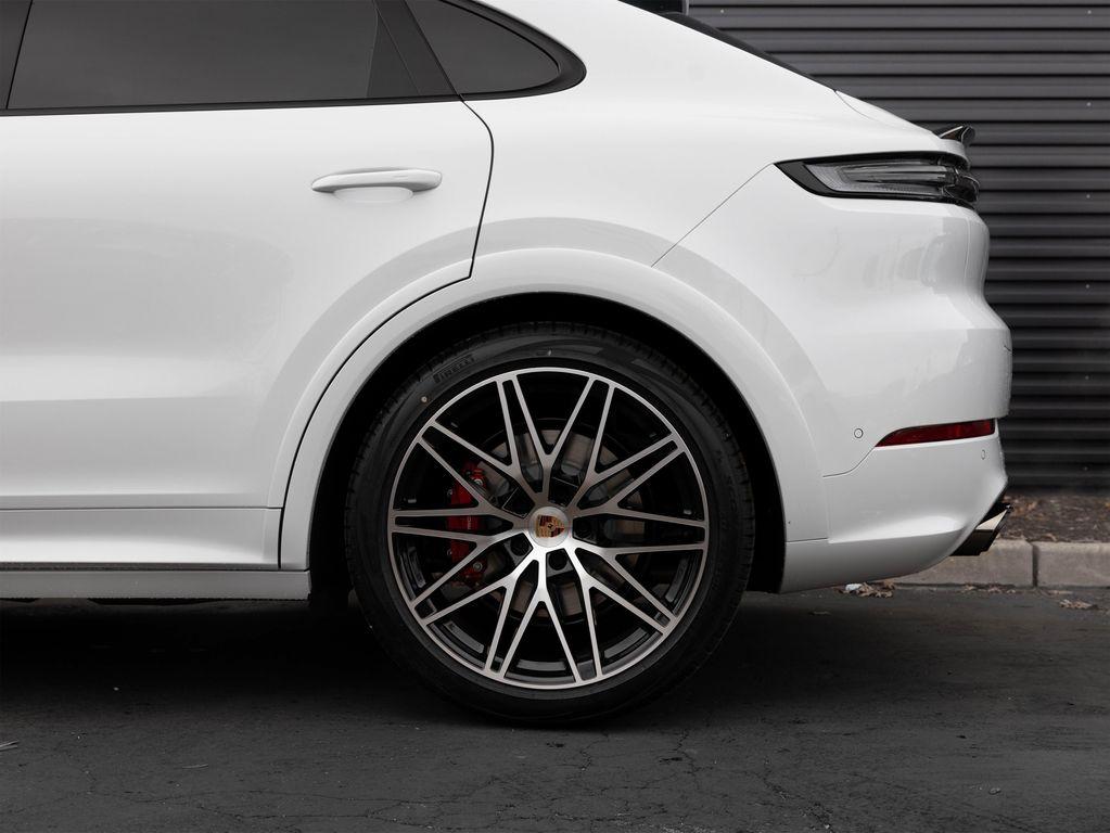 new 2026 Porsche Cayenne car, priced at $152,740