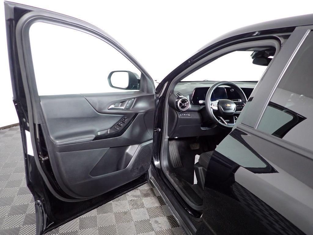 used 2025 Chevrolet Equinox car, priced at $26,283