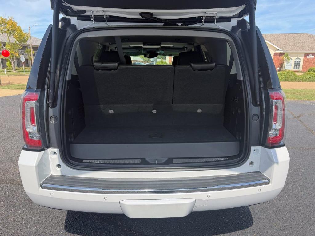 used 2020 GMC Yukon car, priced at $33,135
