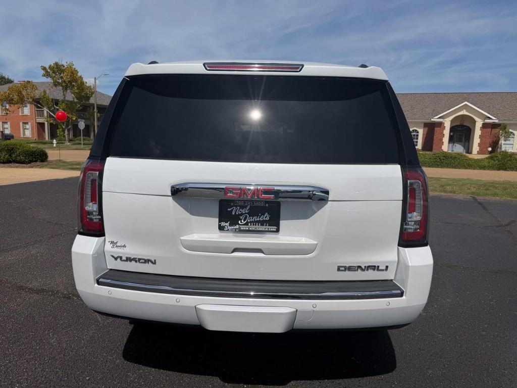 used 2020 GMC Yukon car, priced at $33,135