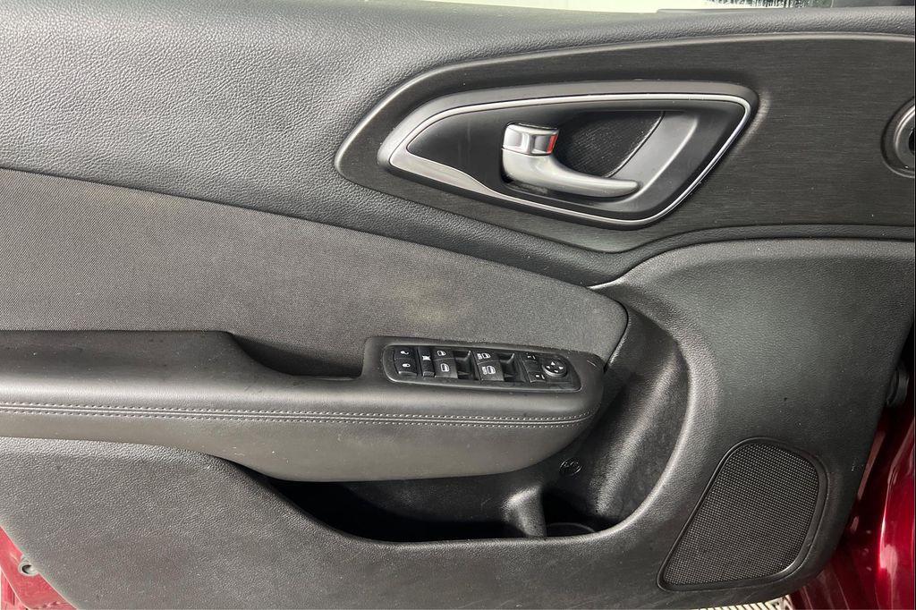 used 2015 Chrysler 200 car, priced at $10,995