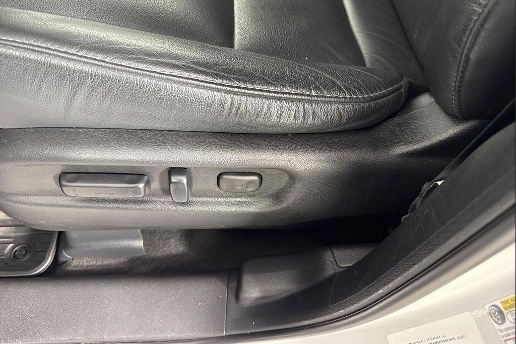 used 2021 Honda Pilot car, priced at $39,995