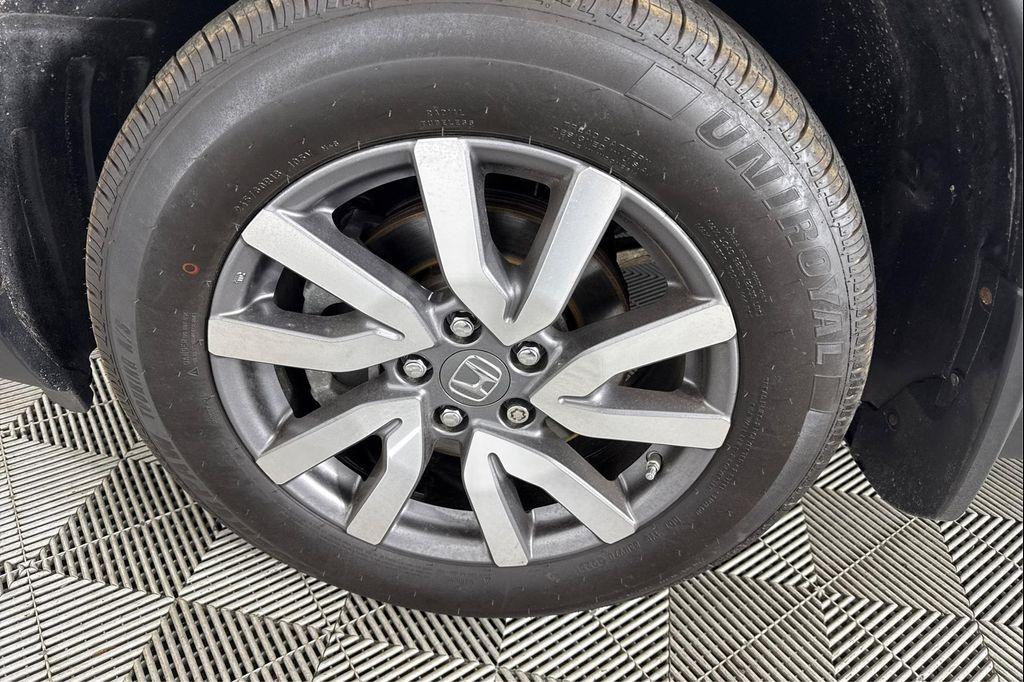 used 2021 Honda Pilot car, priced at $39,995