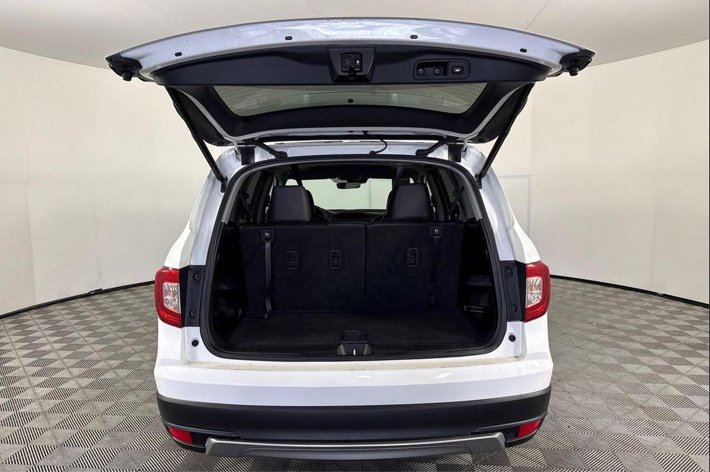 used 2021 Honda Pilot car, priced at $39,995