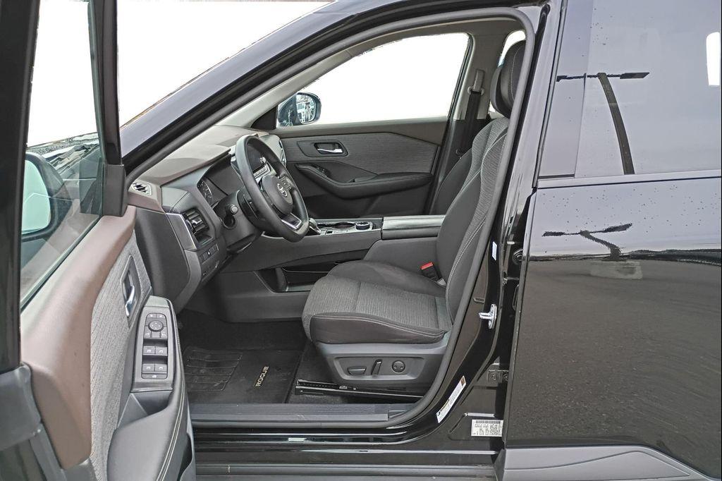 used 2021 Nissan Rogue car, priced at $19,995