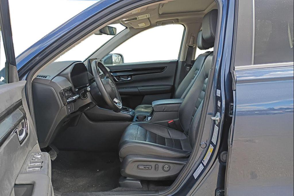 used 2024 Honda CR-V car, priced at $31,995