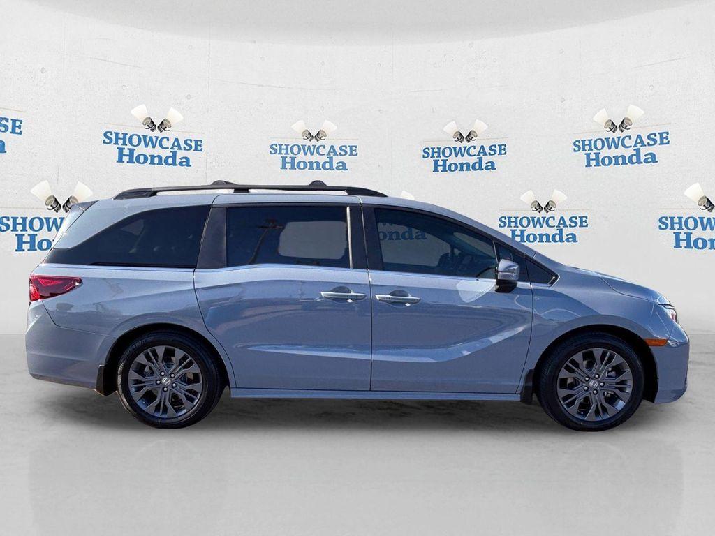 used 2025 Honda Odyssey car, priced at $40,850