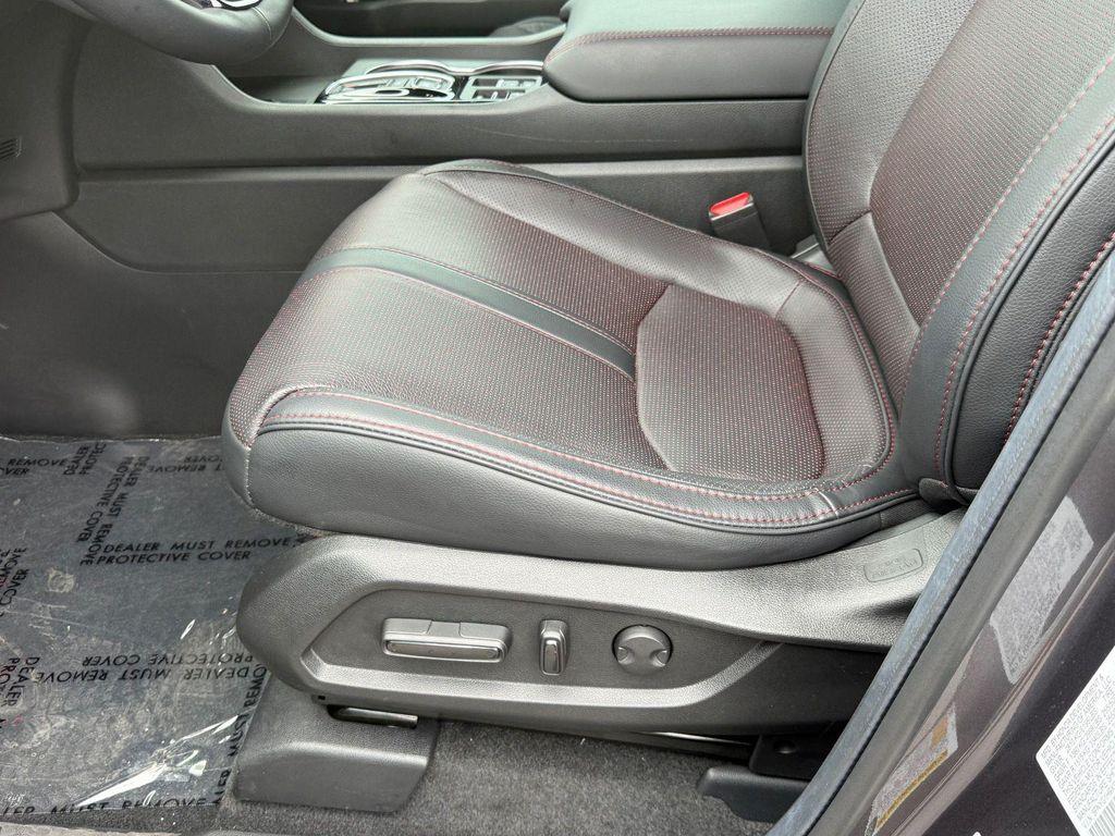 used 2025 Honda Pilot car, priced at $48,400