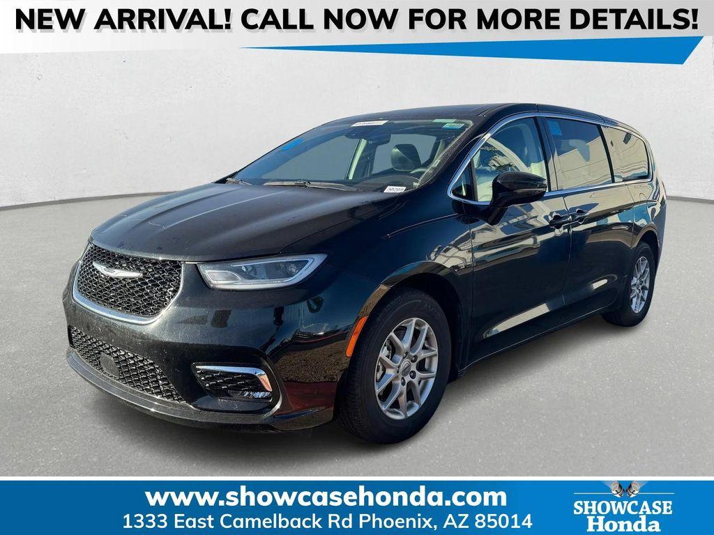 used 2024 Chrysler Pacifica car, priced at $27,500