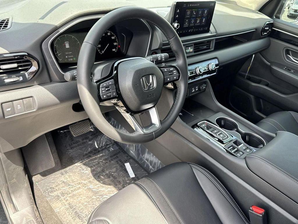 new 2025 Honda Pilot car, priced at $45,124