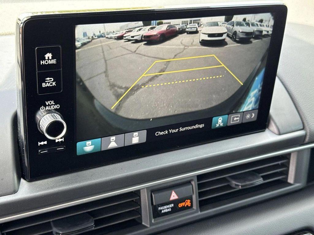 new 2025 Honda Pilot car, priced at $45,124