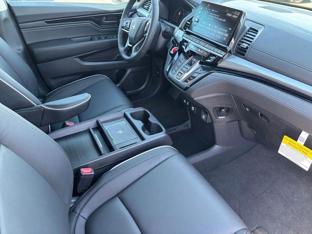 new 2026 Honda Odyssey car, priced at $47,018