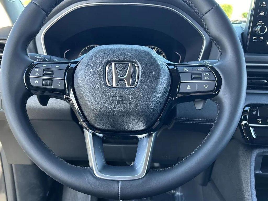 new 2025 Honda Pilot car, priced at $43,682