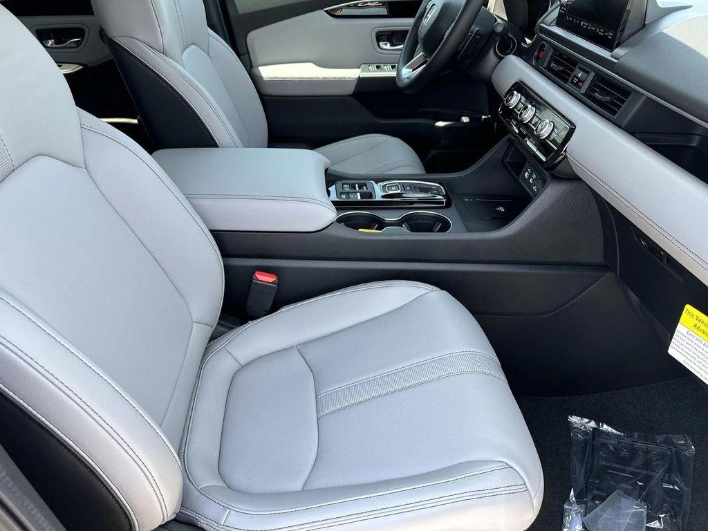 new 2025 Honda Pilot car, priced at $43,134