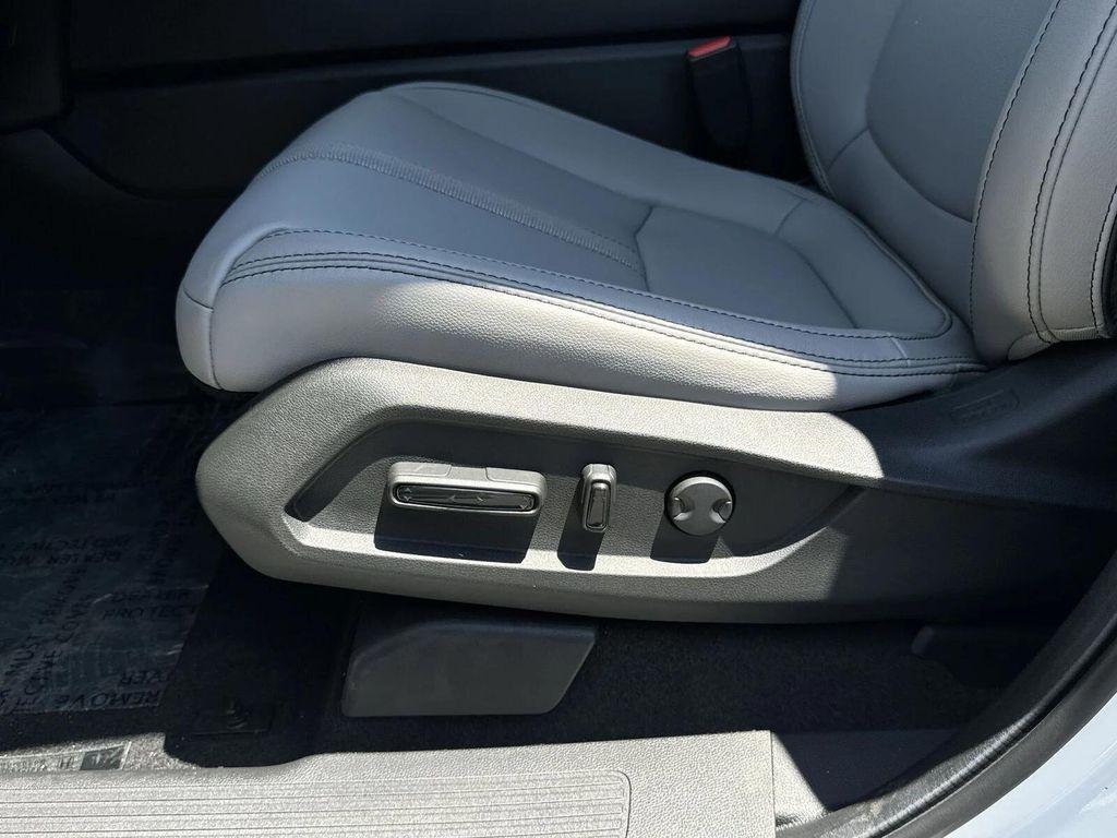 new 2025 Honda Pilot car, priced at $43,134