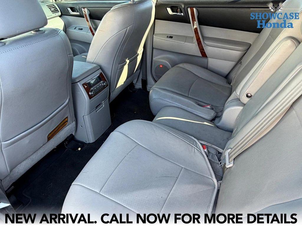 used 2013 Toyota Highlander car, priced at $12,998