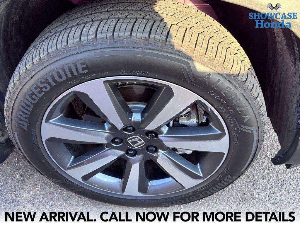 used 2025 Honda Pilot car, priced at $77,777