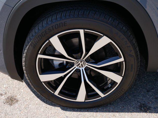 used 2025 Volkswagen Atlas car, priced at $47,348