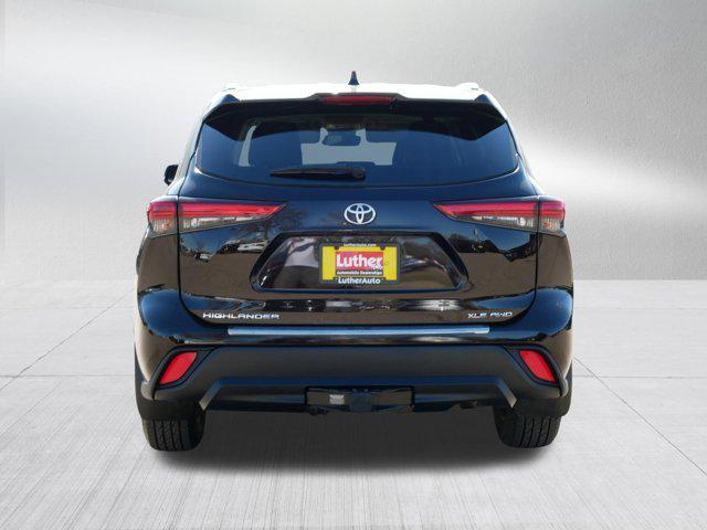 used 2022 Toyota Highlander car, priced at $35,348