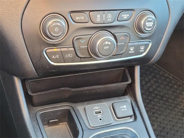 used 2020 Jeep Cherokee car, priced at $14,985